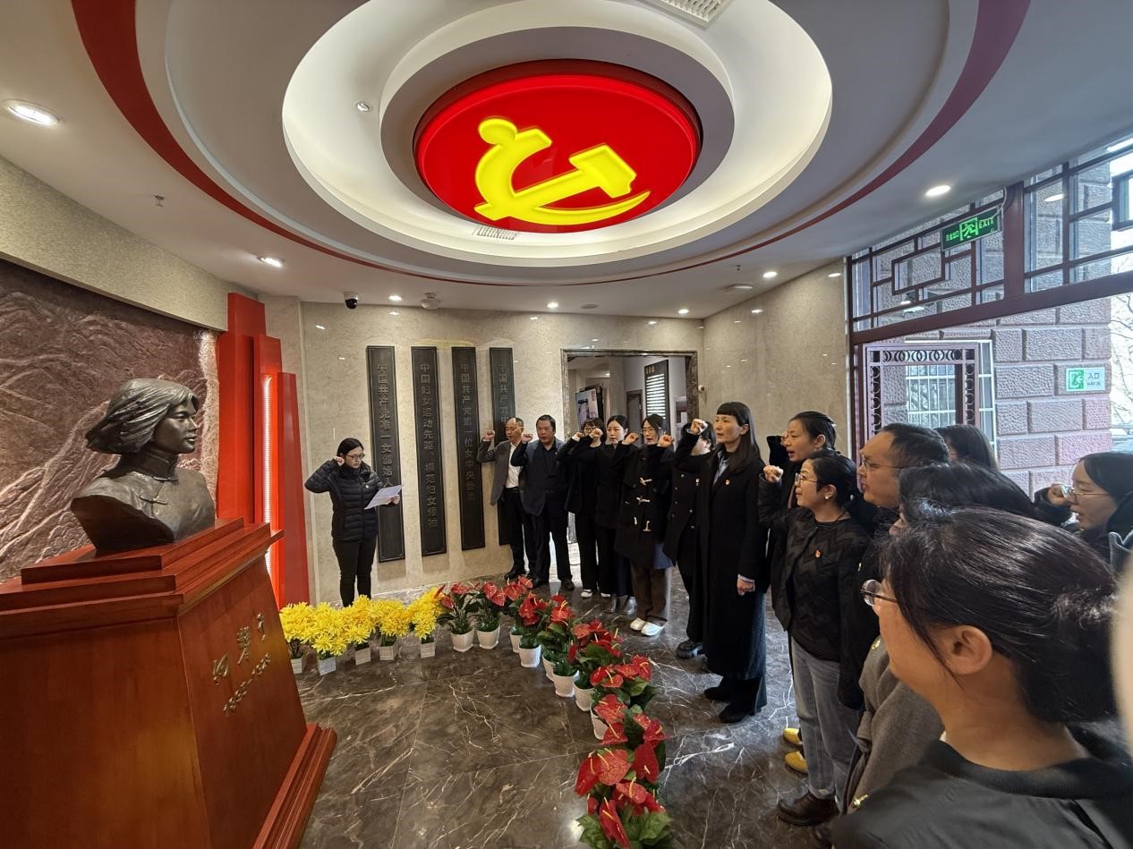 清明祭英烈，共铸中华魂 ——我校师生赴向警予烈士陵园开展清明祭英烈主题活动